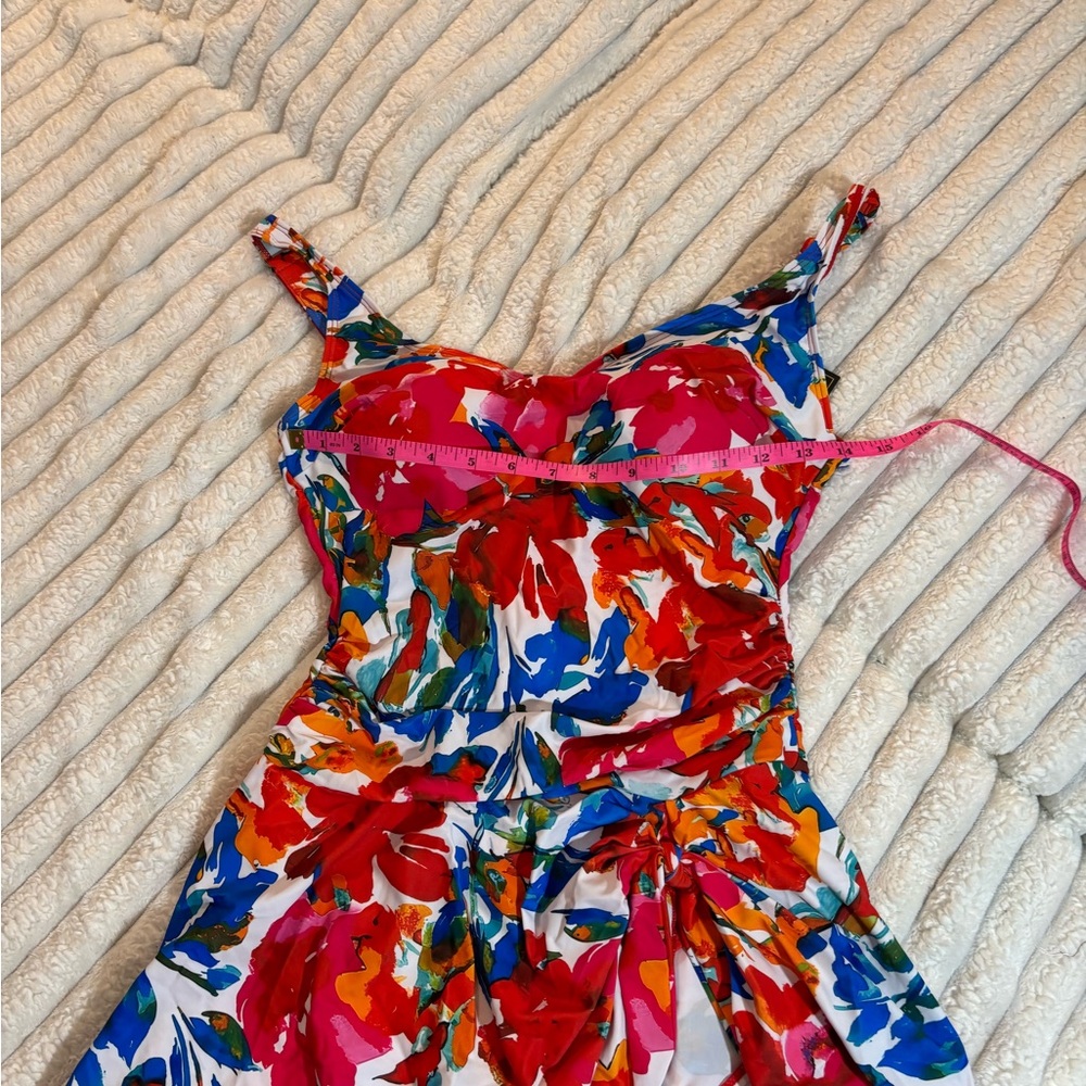 Aidonger White and Red Dress - Picture 10 of 10